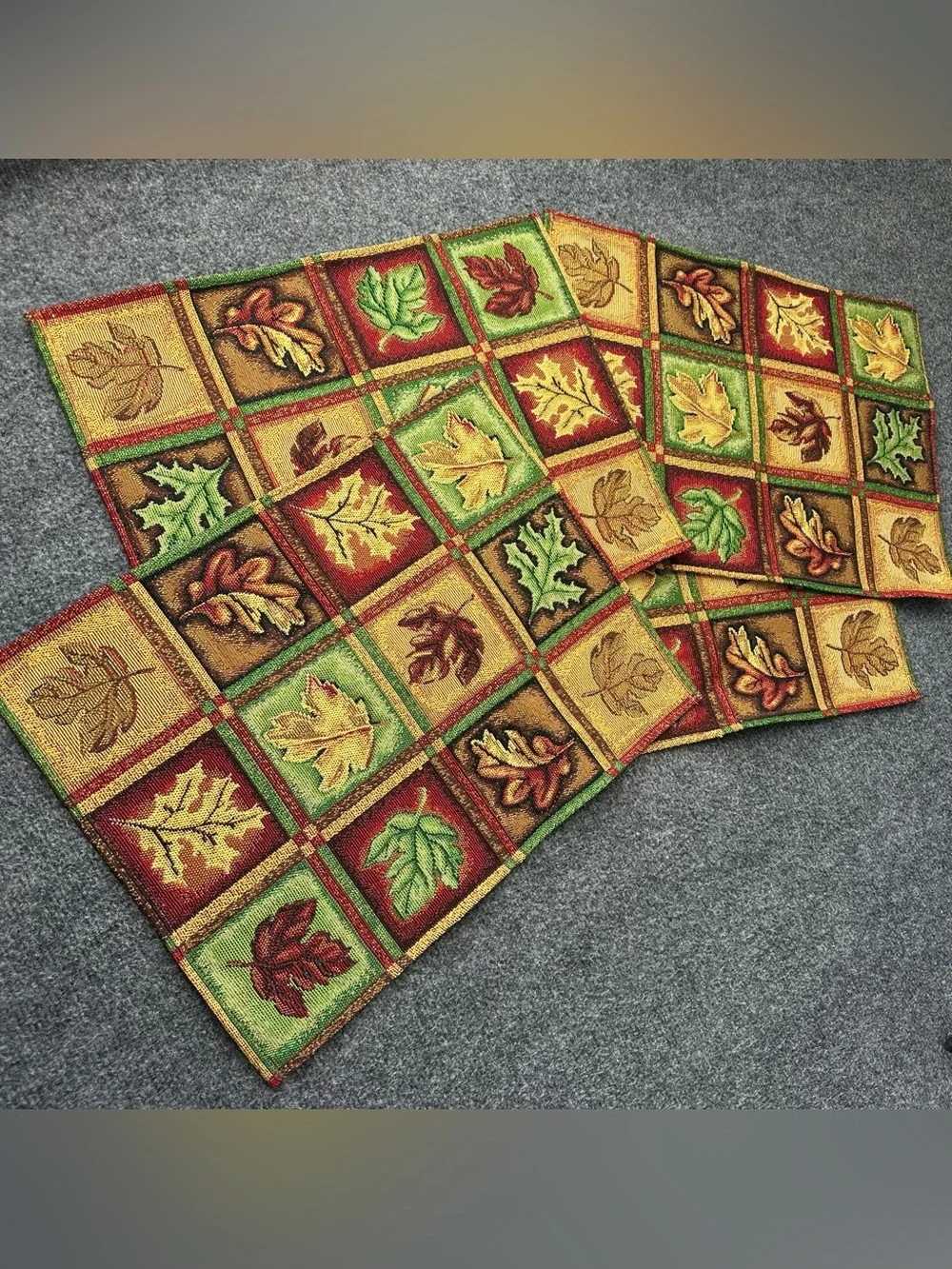 N/A set woven